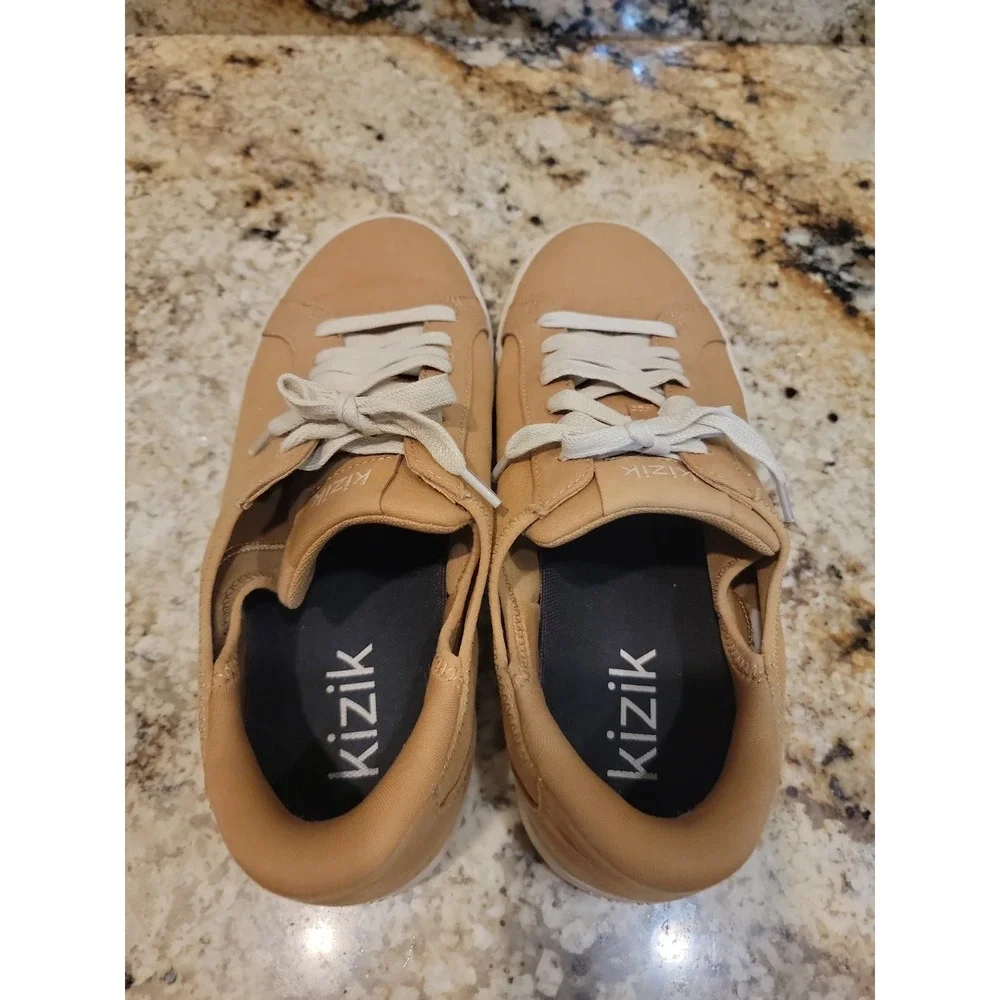 Kizik Irvine Maple Sugar Mens Athletic Sneaker size men 8.5 women 10 Gum Soles